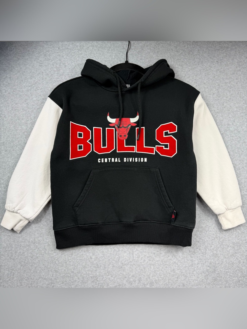 NBA Chicago Bulls Colorblock Pullover Hoodie Boys Size 8